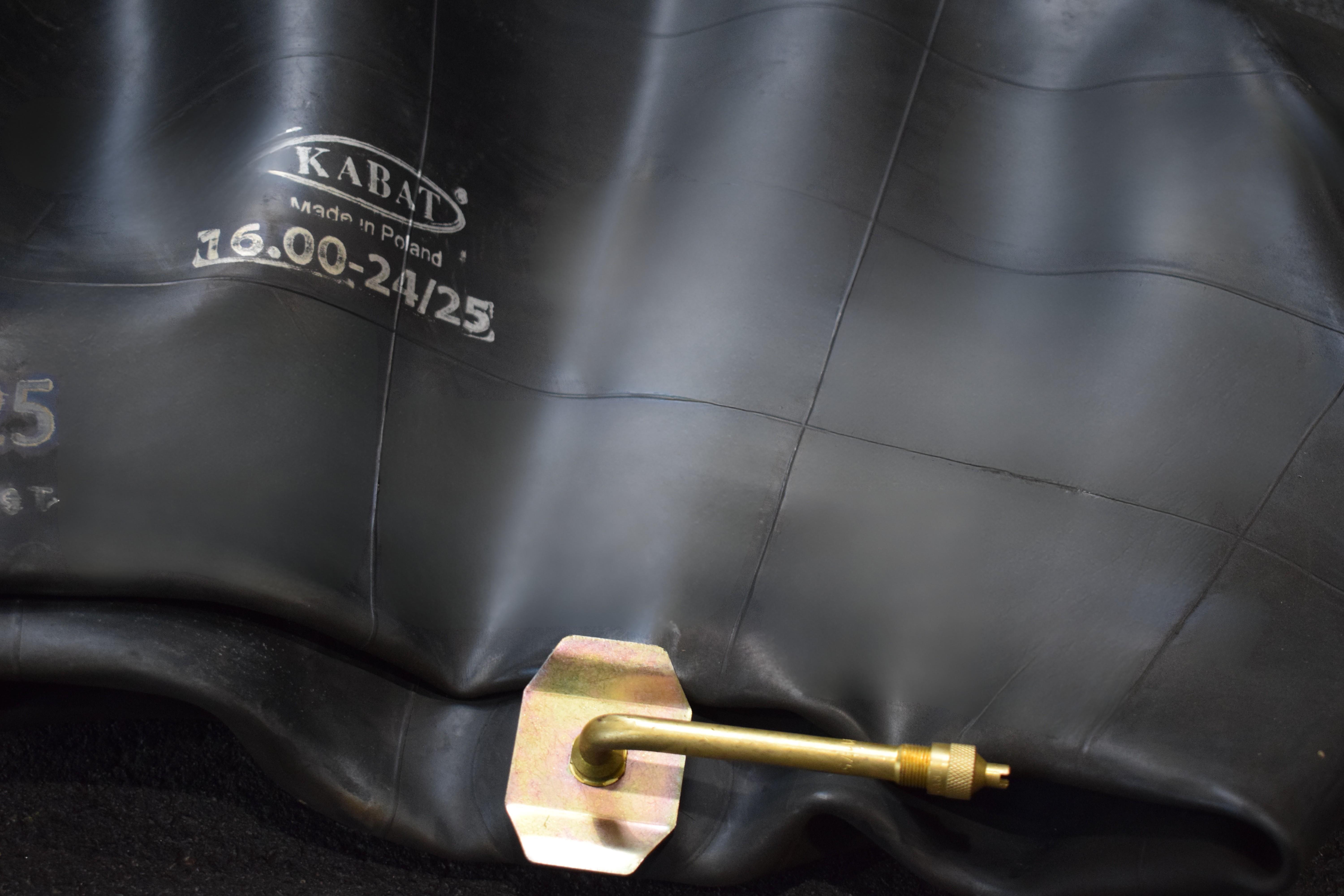 Schlauch 16.00-24/25 mit Ventil TRJ1175C